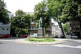 Essen Werden - Rondell - Friedrich III 02 ies