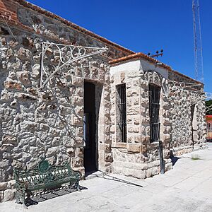 Archivo:Fachada terminal ferroviaria Atencingo.