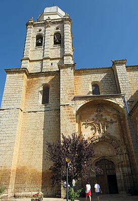 Iglesia de Santa María de la Asunción - Torre y portada.jpg