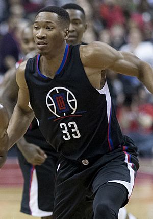 Archivo:John Wall, Wesley Johnson (31585628842) (cropped)