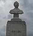 Julio Florez busto
