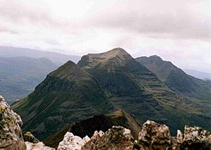 Archivo:Liathach from Beinn Eighe