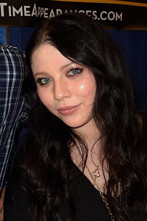 Michelle Trachtenberg (43904360470).jpg