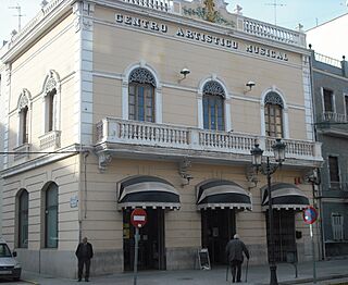Moncada. Centro artístico musical.JPG