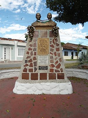 Archivo:Monumento a los fundadodes - La Victoria, Valle del Cauca