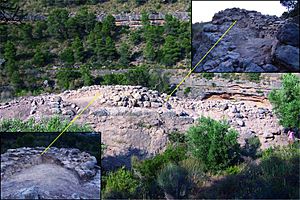 Archivo:Muralla y torre del Altet de Palau