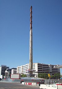 Archivo:Obelisco de la Caja (Santiago Calatrava, Madrid) 02a