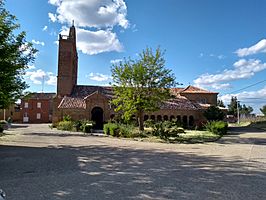 Pozuelos del Rey. Iglesia de Santiago.jpg