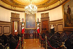 Archivo:SalonCabildos1AyuntamientoDF