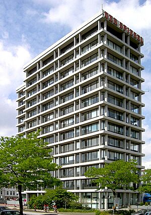 Archivo:Spiegel Building Hamburg 1