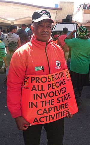Archivo:State Capture COSATU protester