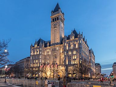 Archivo:The Trump International Hotel (31643003864)