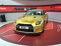 Archivo:Usain Bolt Nissan GT-R (8404168010)