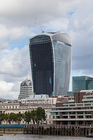 Archivo:Walkie-Talkie, Londres, Inglaterra, 2014-08-11, DD 098