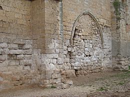 20 Monasterio de Palazuelos fachada poniente puerta principal cegada ni