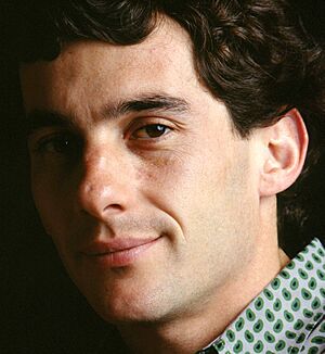 Archivo:Ayrton Senna with toy car (cropped)