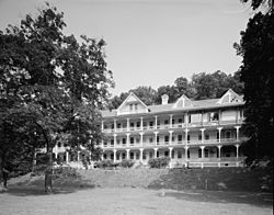 Archivo:Bedford Springs Hotel HABS 1