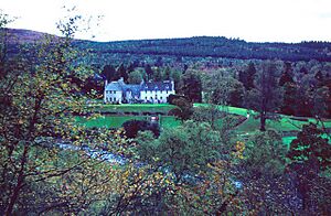 Archivo:Birkhall, Royal residence - geograph.org.uk - 1145728