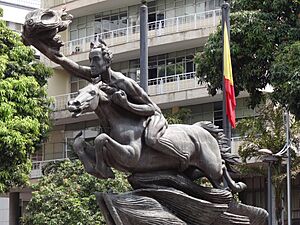 Archivo:Bolivar Desnudo Pereira
