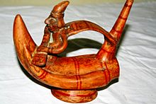 Archivo:Caballito de totora ceramica mochica