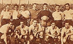 Archivo:Colo-Colo en 1941, Estadio, 1946-06-15 (161)