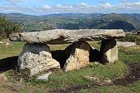 Dolmen de Merias (Tineu) (3).jpg