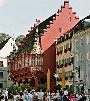 Archivo:Freiburg Muensterplatz Kaufhaus