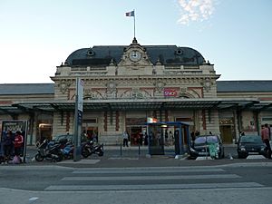 Archivo:Gare de Nice-Ville P1000613
