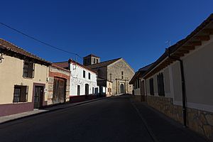 Archivo:Iglesia de la Cruz, Garcillán 01