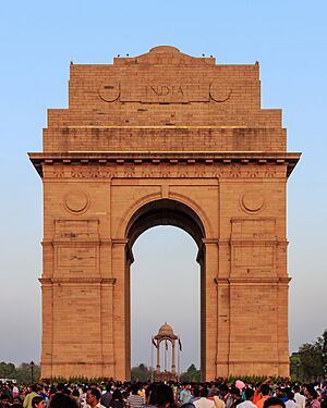 Archivo:India Gate in New Delhi 03-2016
