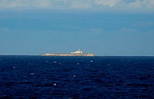 Archivo:Isla de Alborán desde el ferry a Melilla