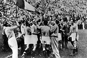 Archivo:Italy celebrating 1934