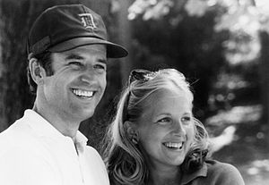 Archivo:Joe and Jilly Biden early photo