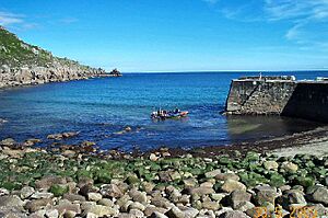 Archivo:Lamorna Cove - geograph.org.uk - 15105