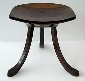 Archivo:Liberty - Stool Thebes - 1884