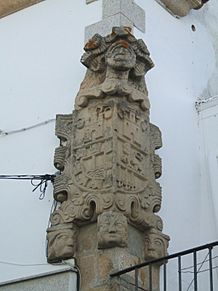 Archivo:Navas del Madroño escudo esquinado