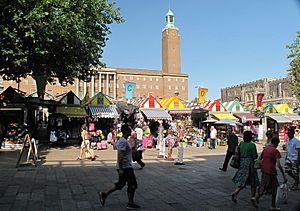 Archivo:Norwich Market from Gentlemans Walk