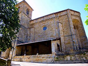 Archivo:Olazagutía - Iglesia de San Miguel 01
