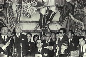Archivo:Olga Duque de Ospina y Mariano Ospina Pérez en el Congreso