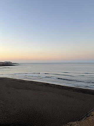Playa del Hombre (Telde) - Atardecer desde el paseo.jpg