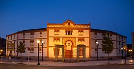 Plaza de Toros de El Bibio 3.jpg