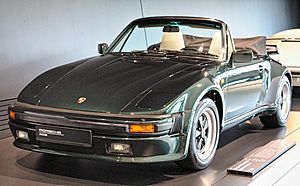 Archivo:Porsche 911 Turbo 3.3 Cabriolet Flachbau in the Porsche-Museum (2009) IMG 2762