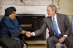 Archivo:President Bush and President Johnson Sirleaf, 2008