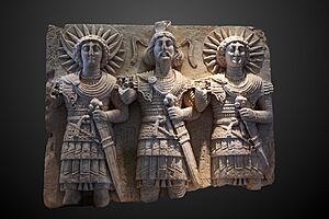 Archivo:Relief of the divine trinity-AO 19801-IMG 4334-gradient