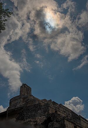Archivo:Ring of fire 2023 from Edzna, Campeche