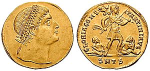 Archivo:Solidus multiple-Constantine-thessalonica RIC vII 163v