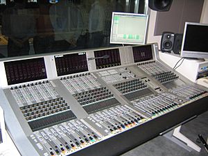Archivo:Studer Vista 8 mesa de audio 1