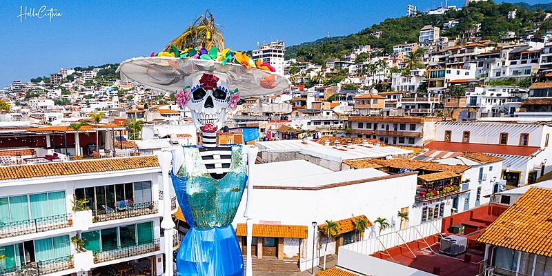 The-tallest-calavera-catrina-in-the-world-for-the-day-of-the-dead