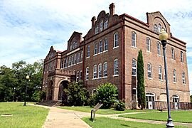 Tuskegee University-Milbank Agricultural Hall 01.jpg