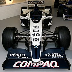 Archivo:Williams FW22 front Donington Grand Prix Collection